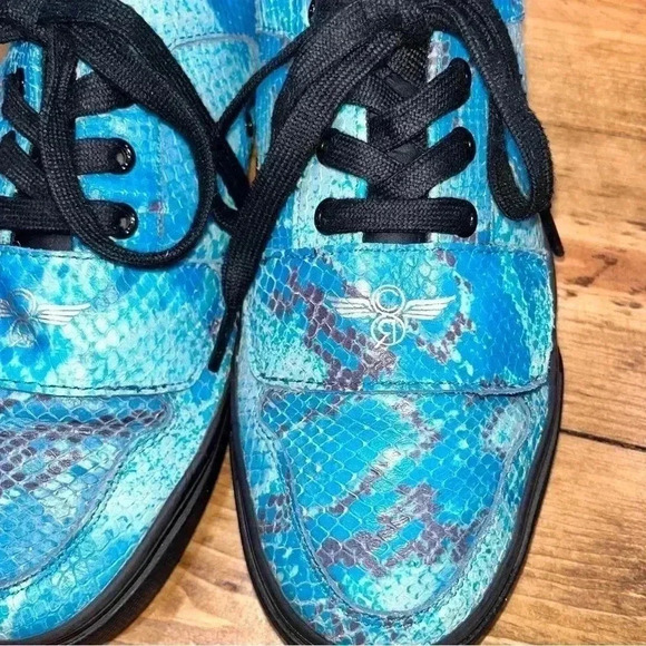 Creative Reaction Blue Snakeskin low top sneaker, shoes - Picture 2 of 14